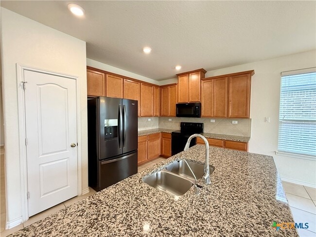 Building Photo - 2065 Oxbow Cir