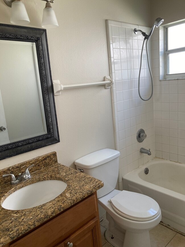 Building Photo - 272 Indian Point Cir