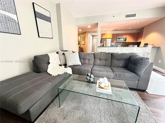 Building Photo - 1050 Brickell Ave