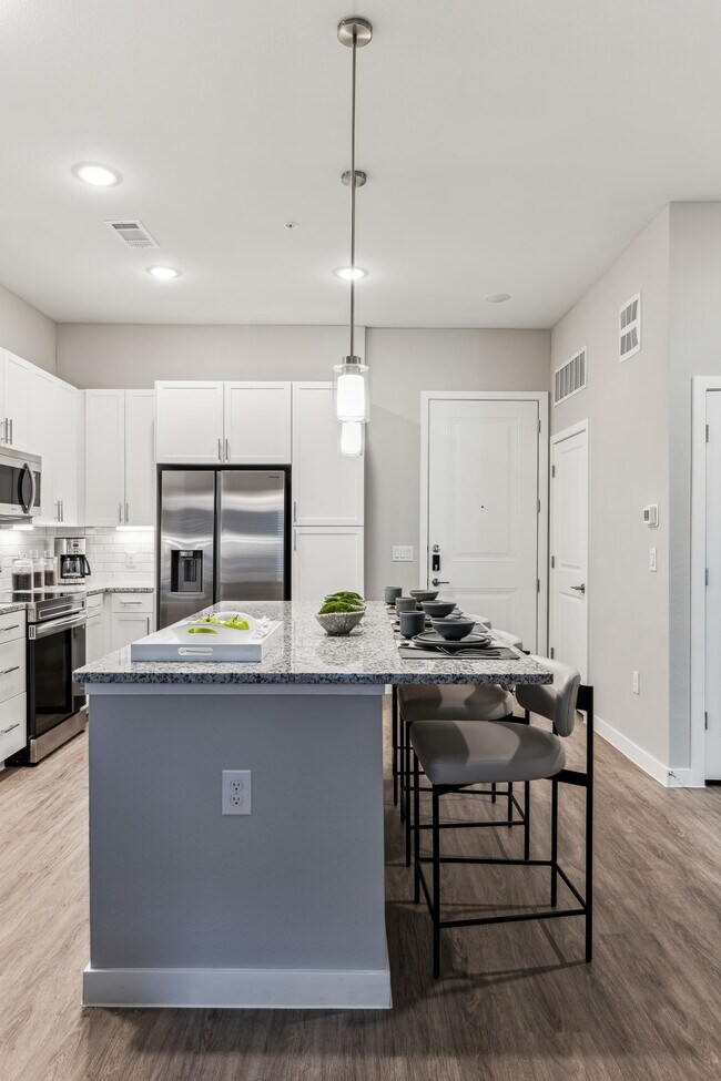 Building Photo - Half Off Rent Through 2025!