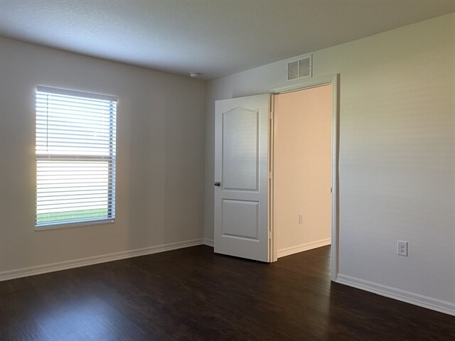 Building Photo - 1122 Brenton Leaf Dr