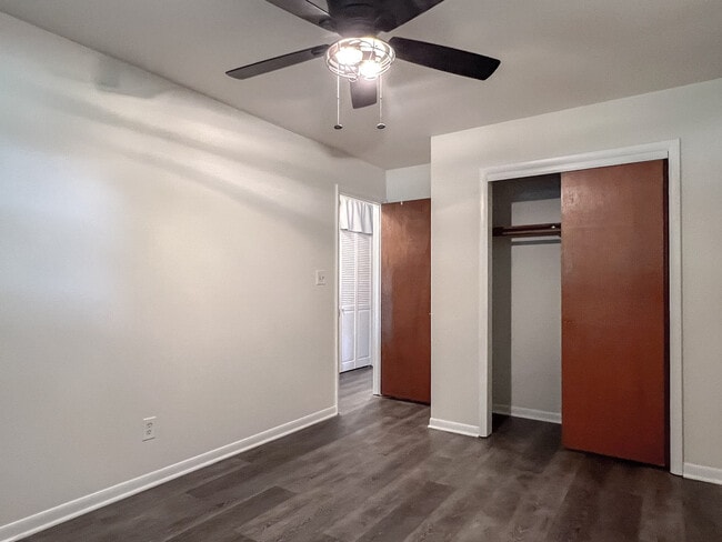 Building Photo - 3005 Tansel Rd
