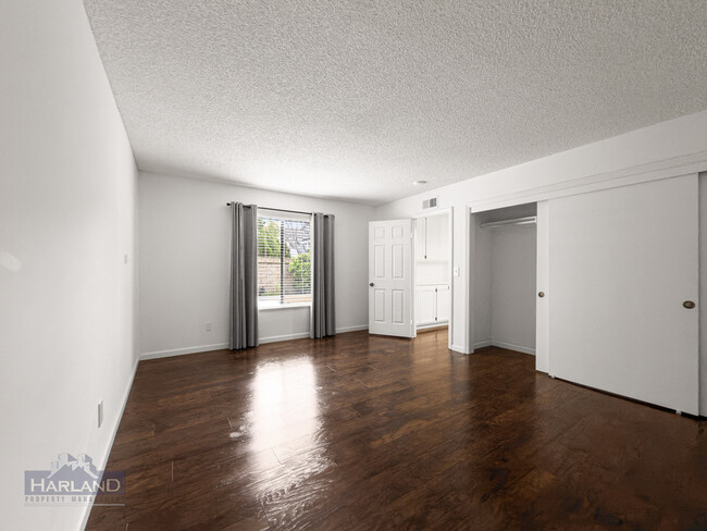 Building Photo - 5820 Caminito Cardelina