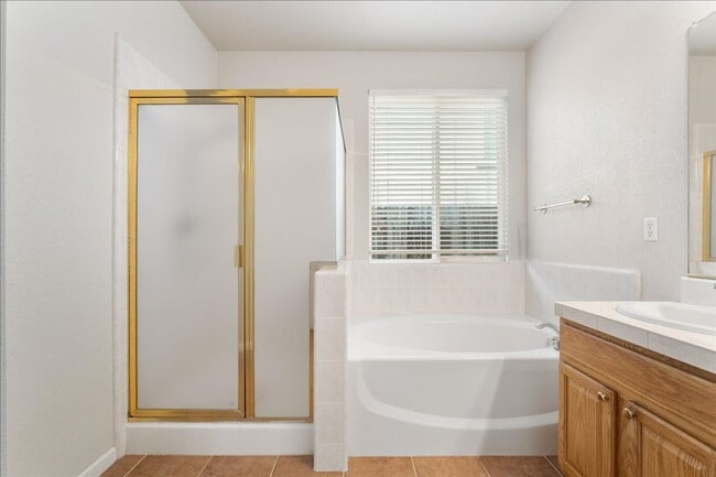 Building Photo - 1073 Huntly Dr