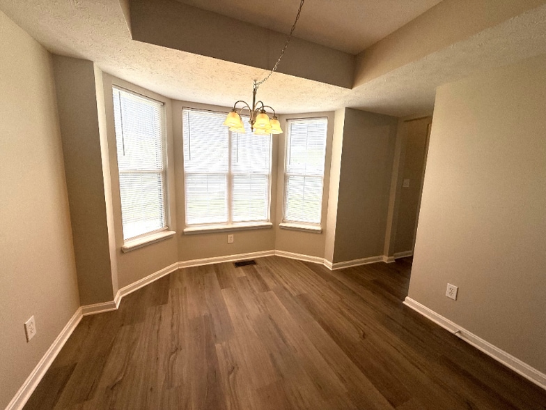 Building Photo - 12806 Lost Hill Walk