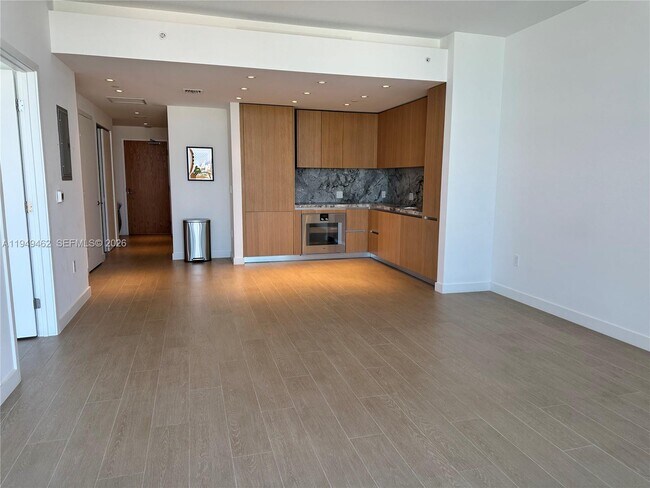 Building Photo - 500 Alton Rd