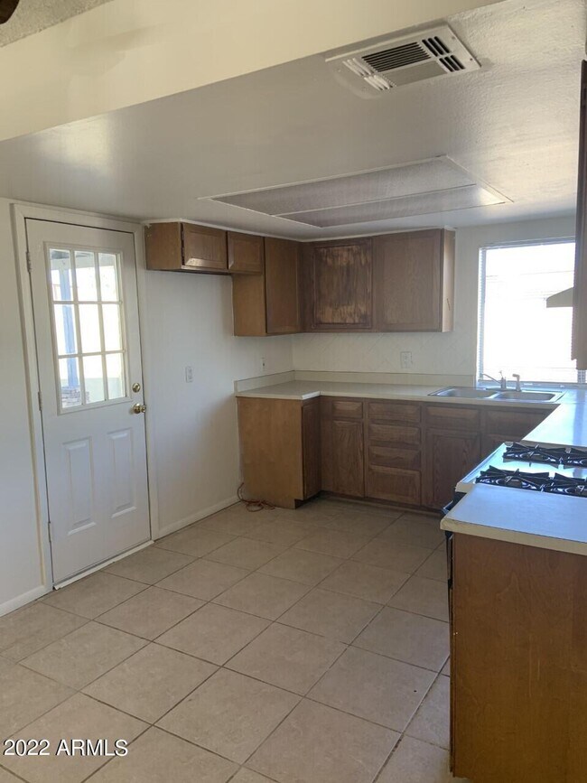 Building Photo - 7312 W Desert Cove Ave