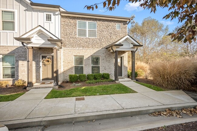 Building Photo - 555 Gresham Ln