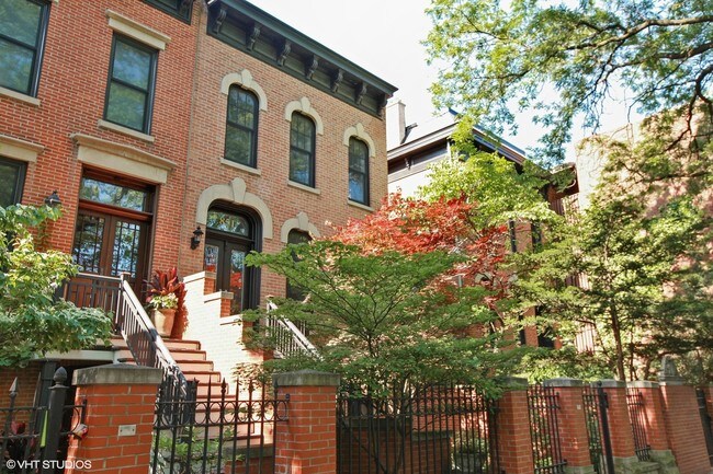 Building Photo - 851 W Webster Ave