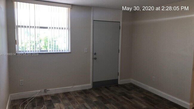 Building Photo - 1801 S Treasure Dr
