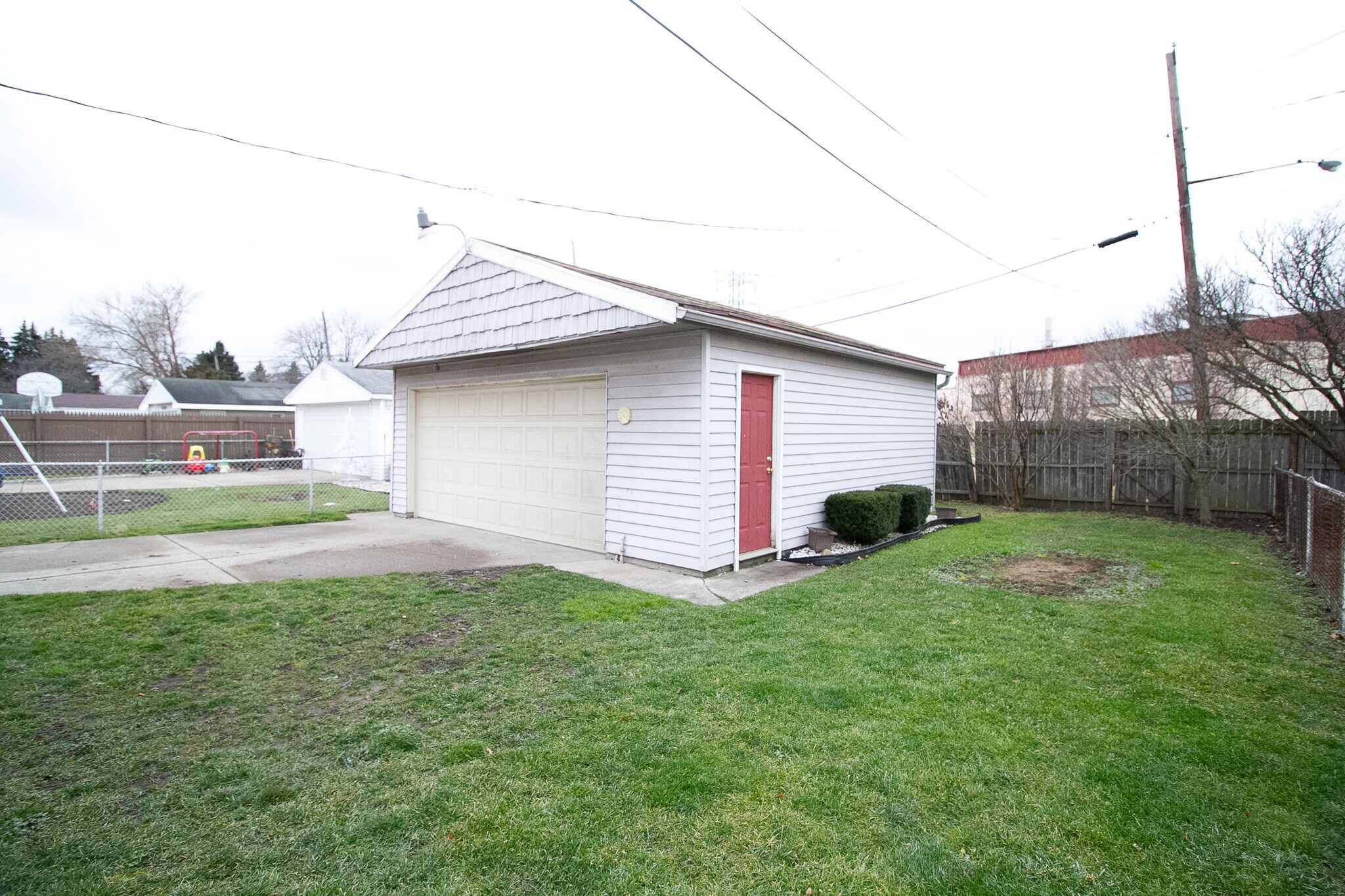 Building Photo - 731 Reineck Dr