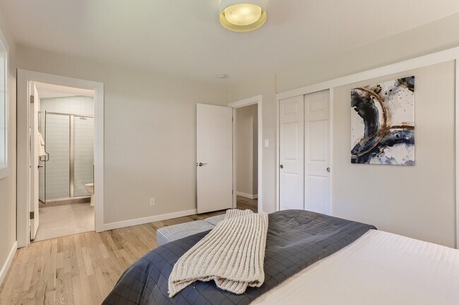 Building Photo - 2565 Teller St