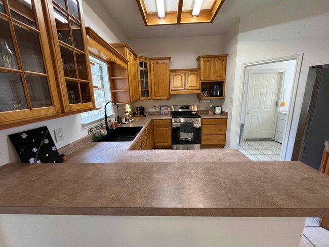 Building Photo - 116 River Knoll
