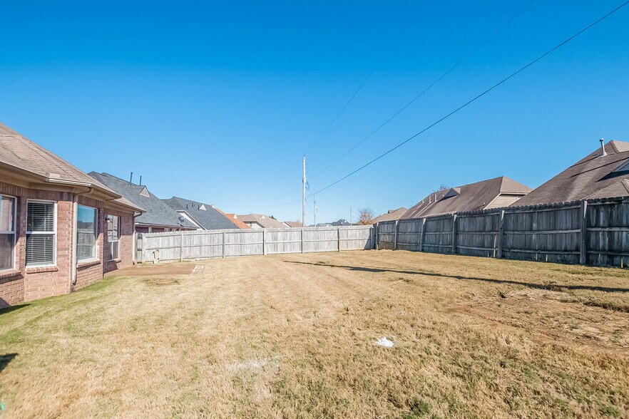 Building Photo - 1456 Albon Dr