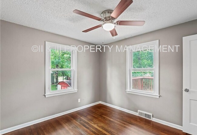 Building Photo - 8022 W 61st St
