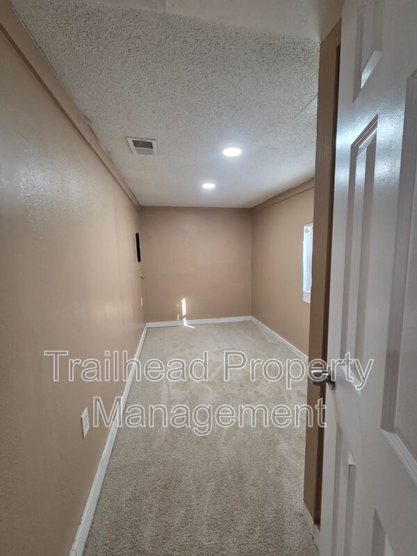 Building Photo - 507 3rd St