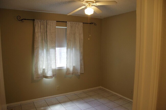 Building Photo - 8015 Forest Ash