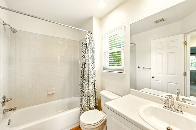 Building Photo - Charming Corner Lot! 3 Bedroom, 3.5 Bath w...