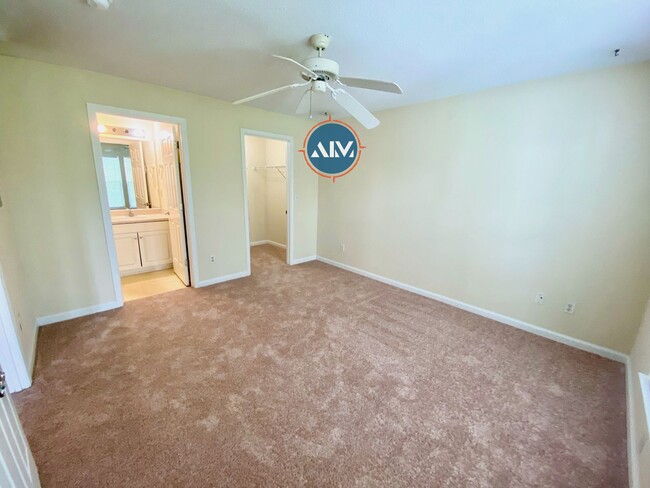 Building Photo - Spacious Third-Floor Condo at The Estate a...