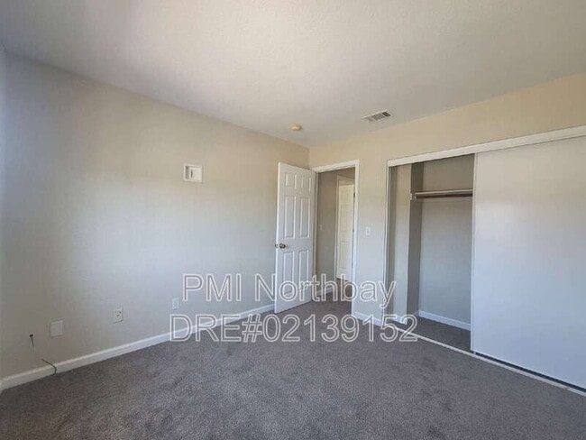 Building Photo - 239 Brookside Dr