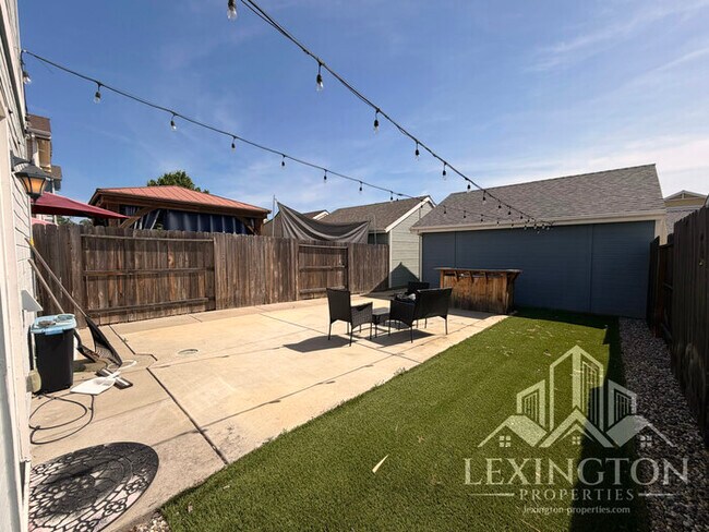 Building Photo - Modern Roseville Living – 3 Bed | 2.5 Bath |