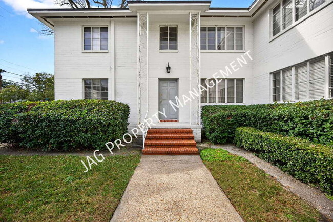 Building Photo - 2761 St Johns Ave