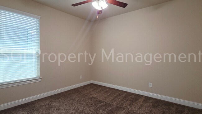 Building Photo - 3608 Bastrop St