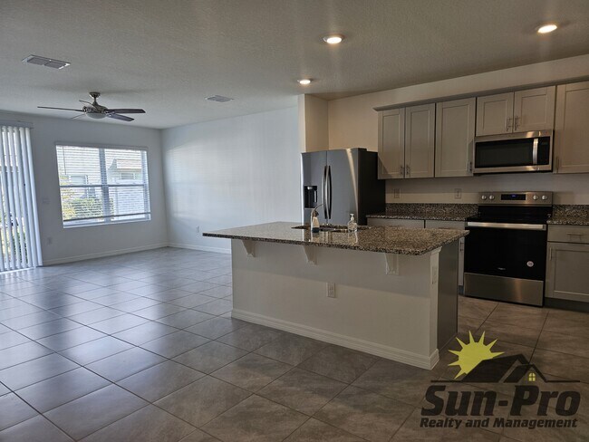 Building Photo - 11 1st St