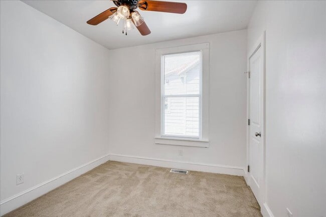 Building Photo - 1606 Broad St