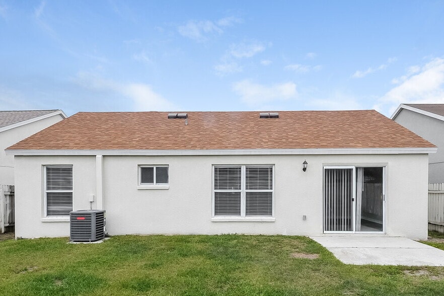 Building Photo - 12219 Dawn Vista Dr