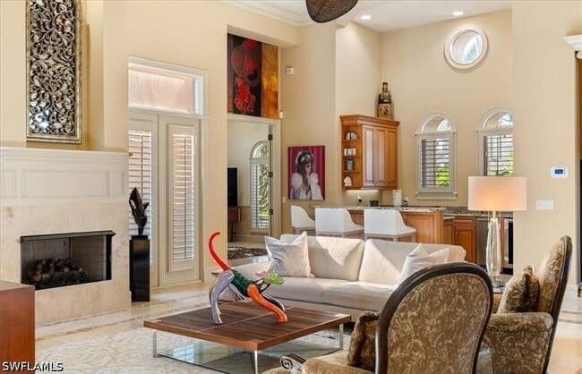 Building Photo - 550 21st Ave S