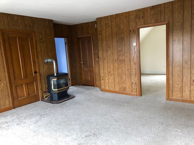 Building Photo - 135 Sagamore St