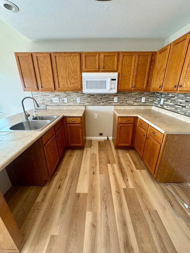 Building Photo - 2 Bedrrom +Office in Stratmoor Valley