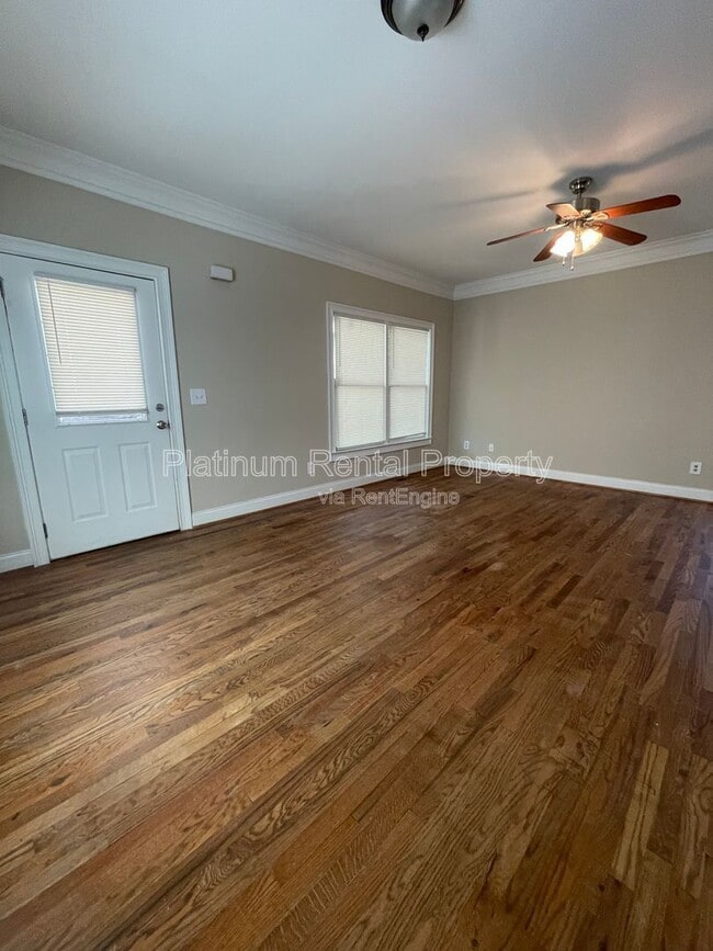 Building Photo - 750 Terry St SE