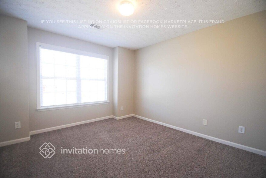 Building Photo - 2327 Pierce Way