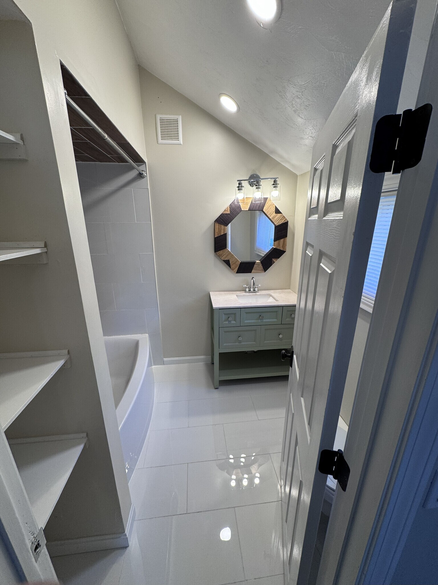 Building Photo - 25 Franklin St