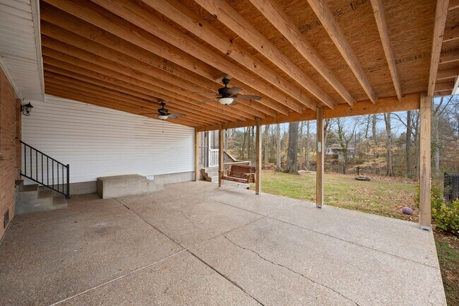 Building Photo - Spacious 4BR (or 3BR + Bonus) with 2 Living Rooms, Screened Porch & 4-Car Garage