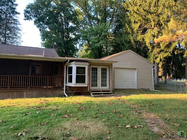 Building Photo - 8986 King Graves Rd NE