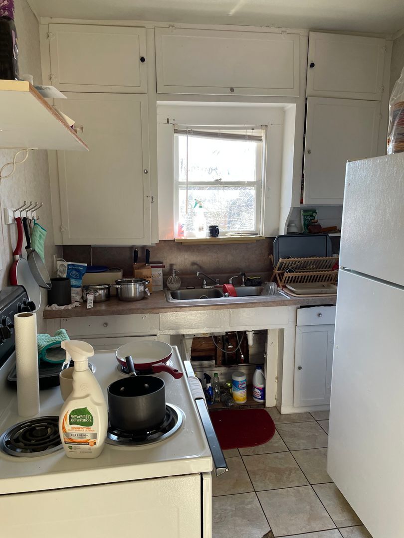 Building Photo - August Move In! 1 Bed, 1 Bath Garage Apartment near Downtown Bryan