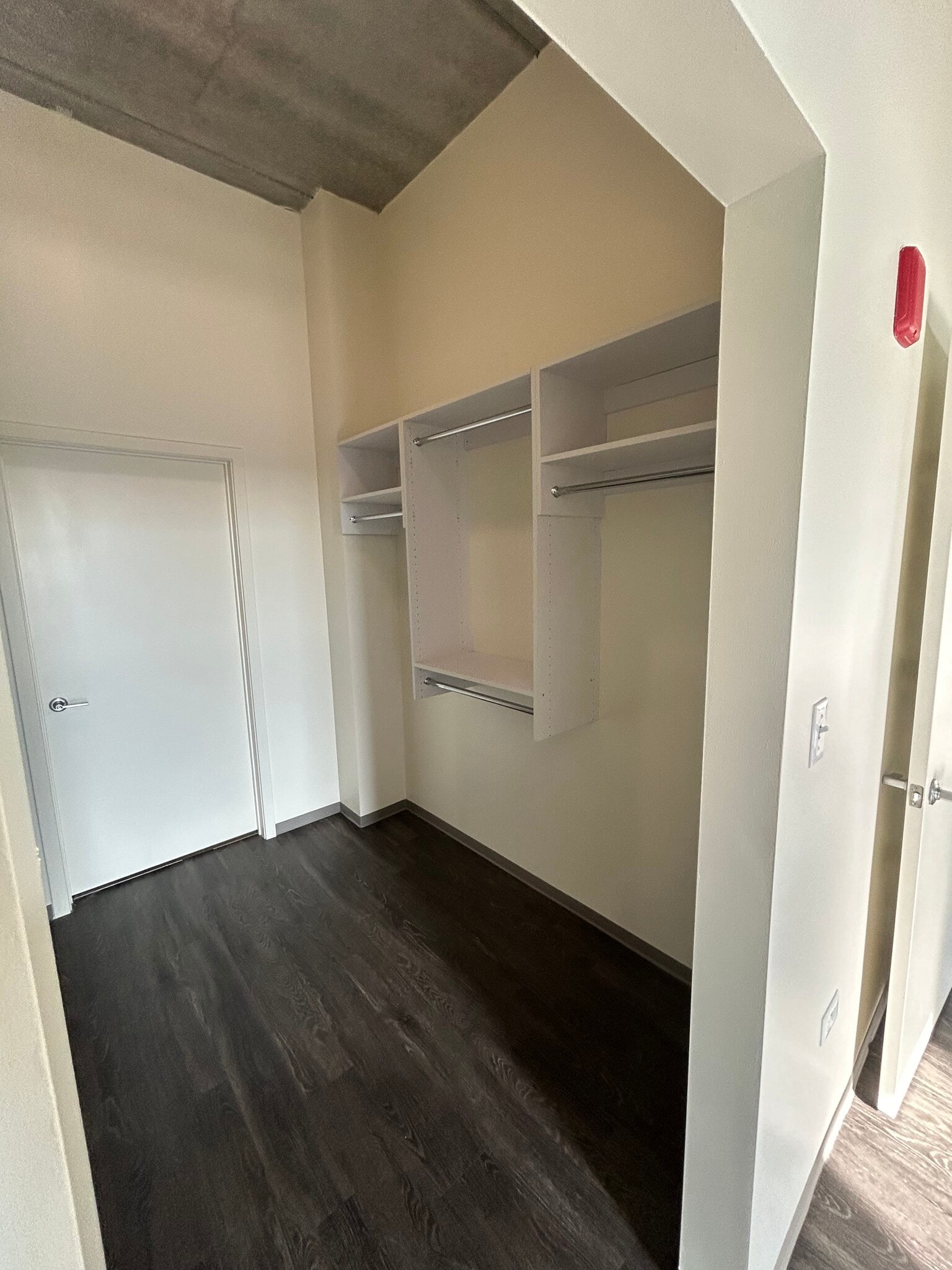 Building Photo - 1877 N Milwaukee Ave