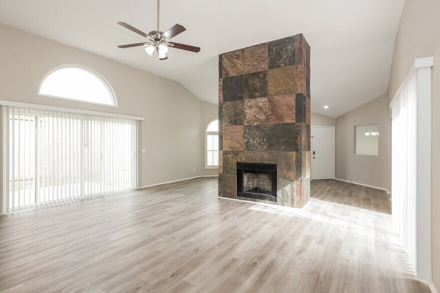 Building Photo - 11770 N 112th St