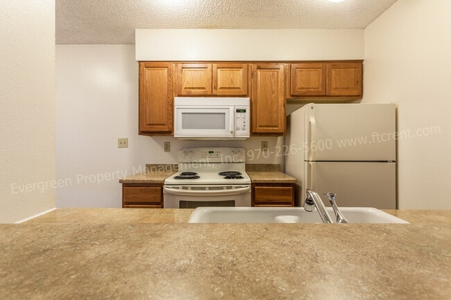 Building Photo - 1705 Heatheridge Rd