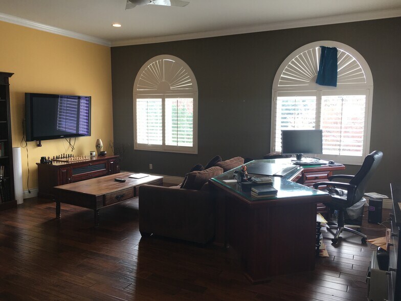 Building Photo - 12766 Jolette Ave