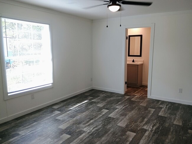 Building Photo - 55 and older Golf Course Community 3 bed 2 bath New build