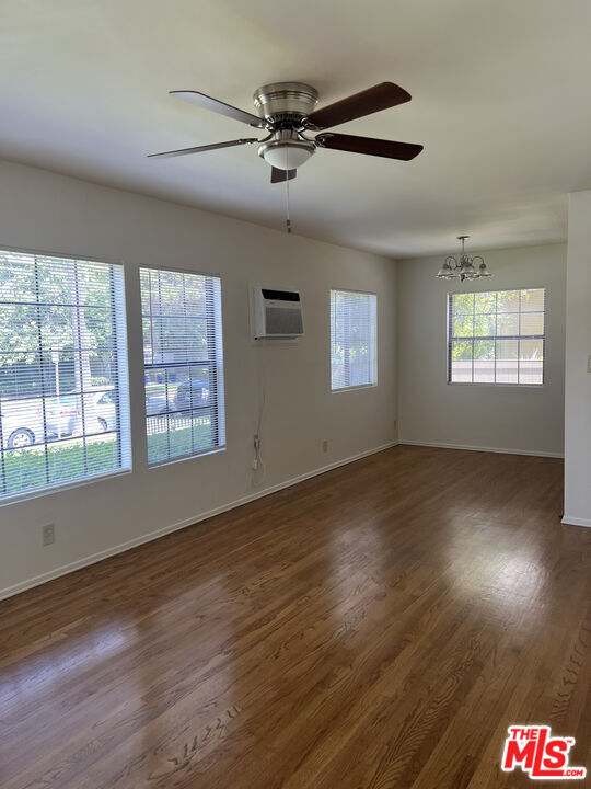 Building Photo - 1124 San Rafael Ave