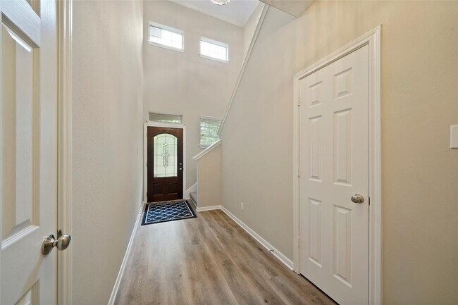 Building Photo - 130 W Burberry Cir