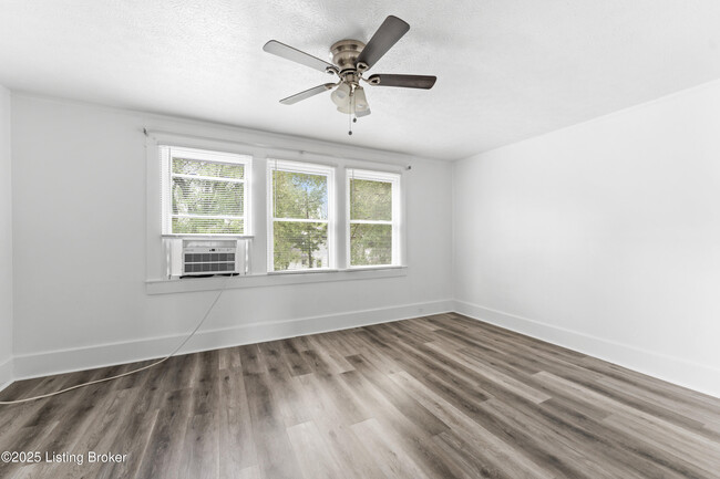 Building Photo - 401 S 38th St