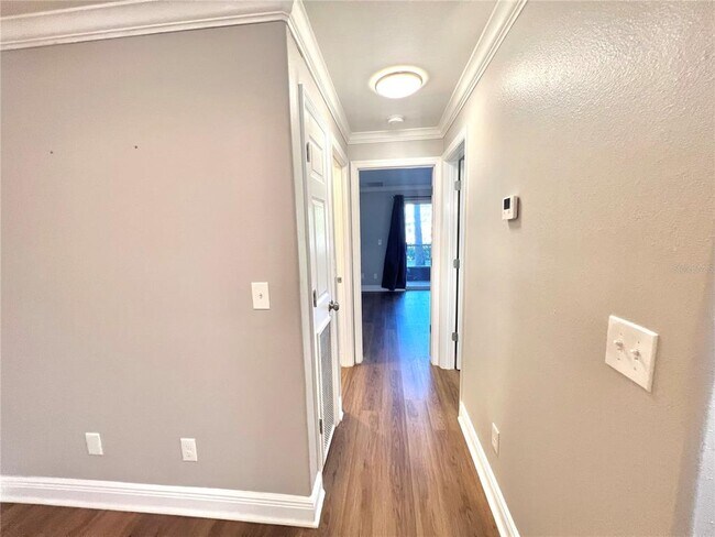 Building Photo - 9105 Tudor Dr