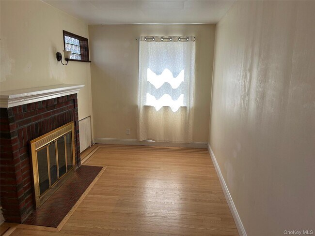 Building Photo - 1086 Tulip Ave
