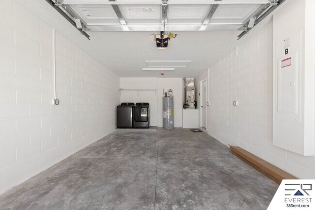 Building Photo - Brand New, fully fenced on a quiet cul-de-sac